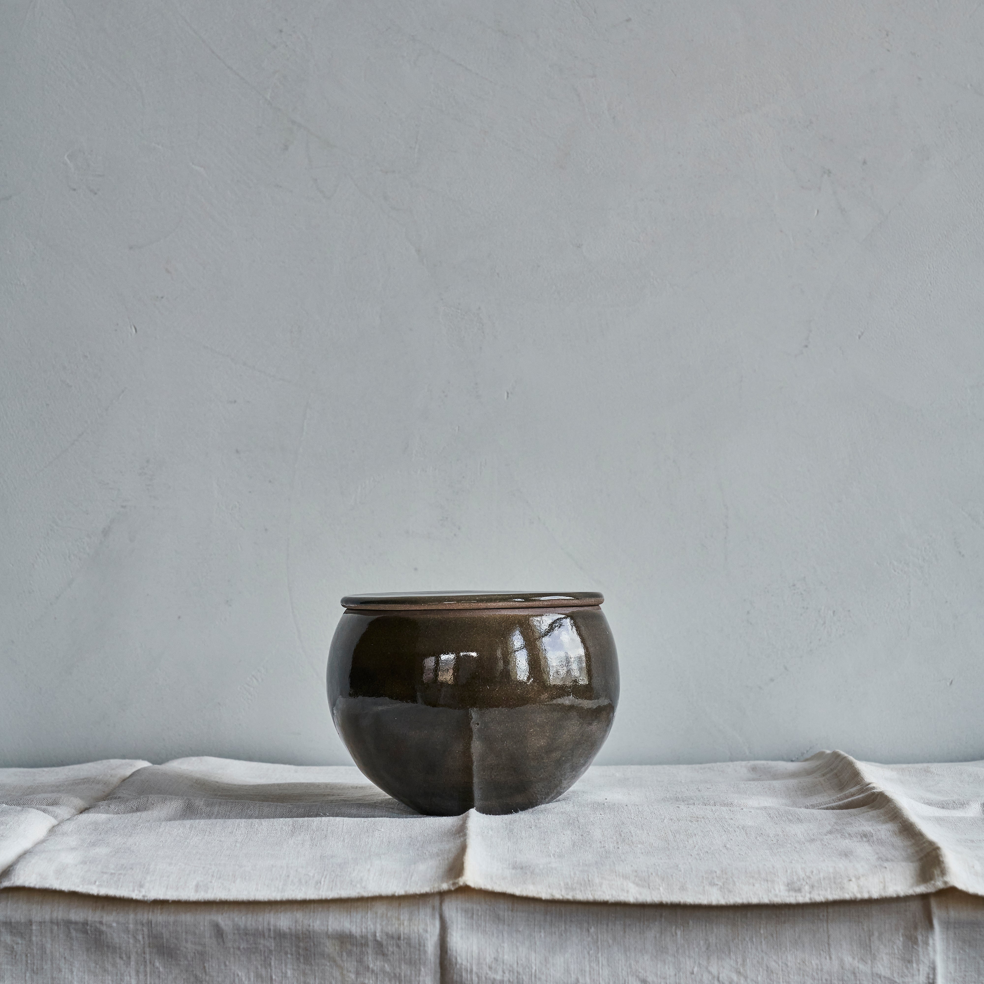 Dark Sand Glossy Vessel Medium